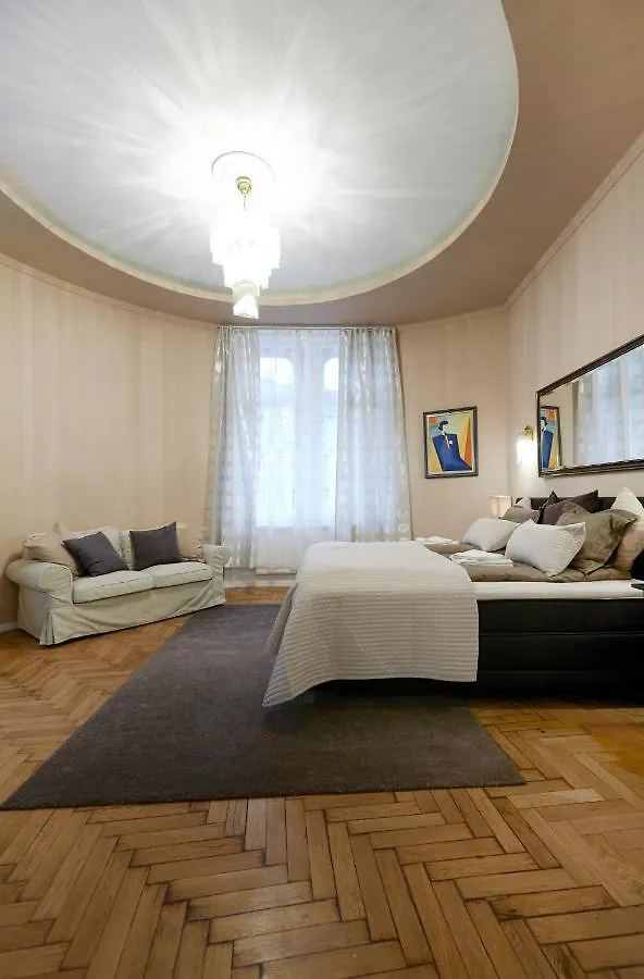 Urban Apartments In Vienna Downtown